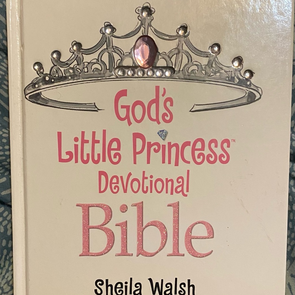 👑God's Little Princess Devotional Bible